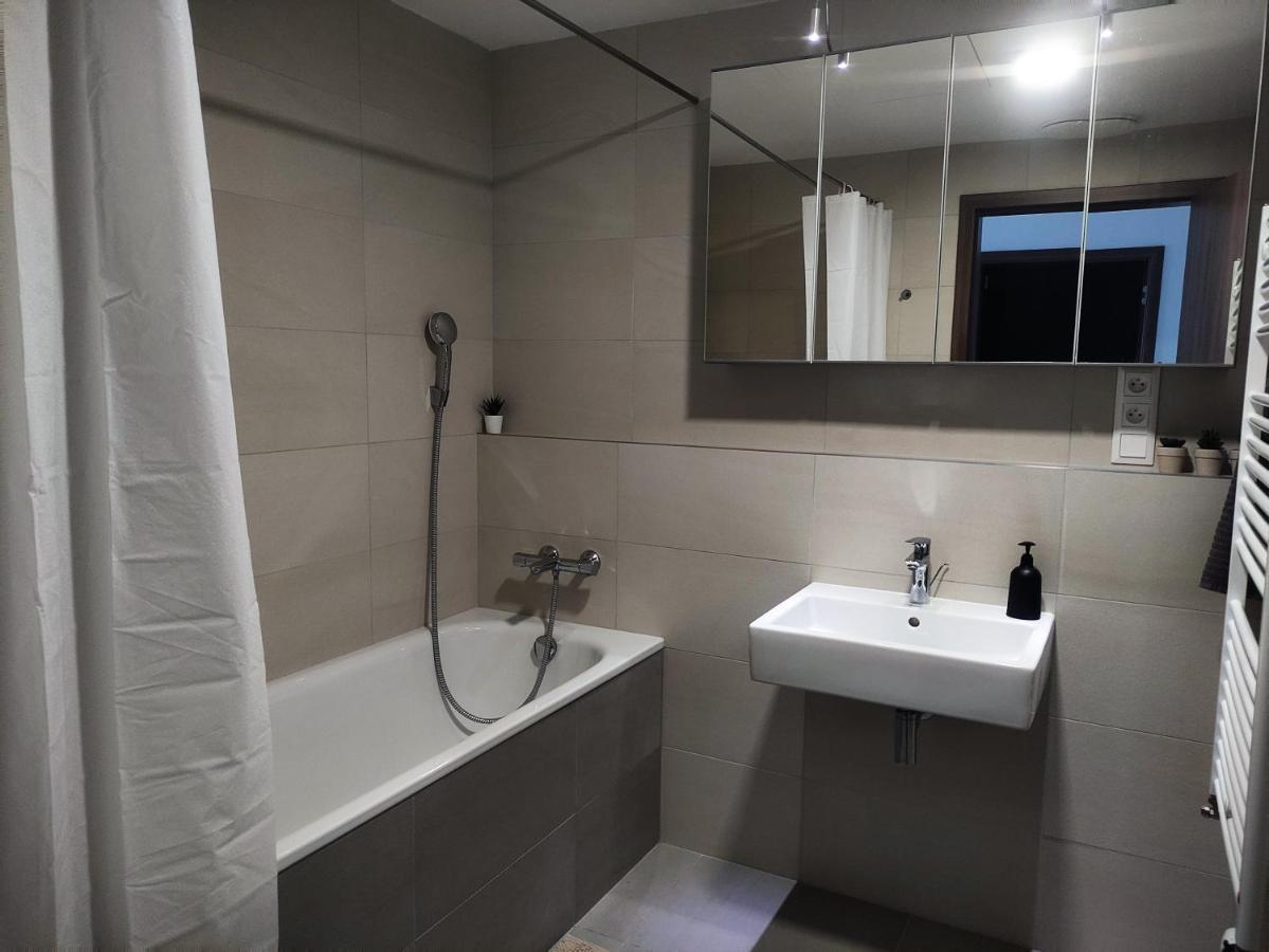 Cozy 2 Rooms Flat - Castle View Bratislava Exteriör bild